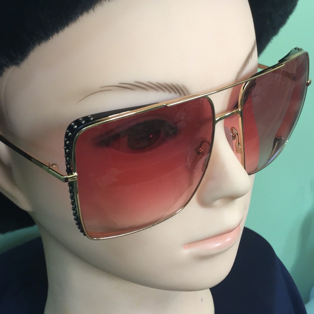Moschino Oversized Sunglasses - Picture 6 of 12